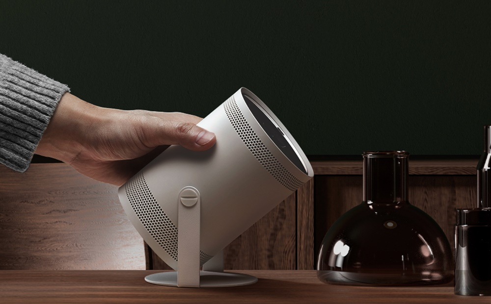 Смотрите где хотите, когда хотите и как хотите. Рассказываем о возможностях мультимедийного портативного проектора The Freestyle: bit.ly/3qJUrJB