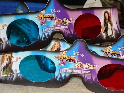 alexdcasey's tweet photo. Does anyone else remember going to Walmart to find the 3D glasses for the Hannah Montana/Miley Cyrus concert movie? https://t.co/kizfhFpDiu