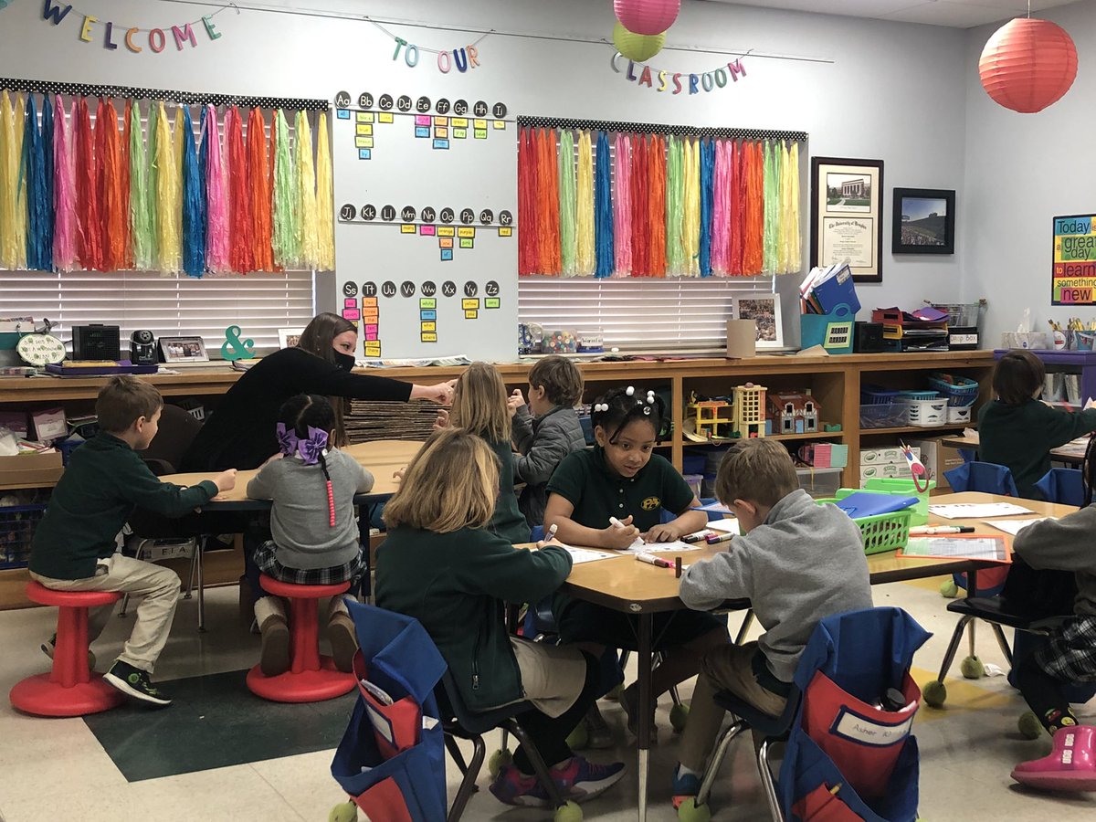 smblansett's tweet photo. I love seeing small group instruction and fun ways to practice k5 skills ! @PillowAcademy #greatdaytobeamustang https://t.co/ltOp2yRrip