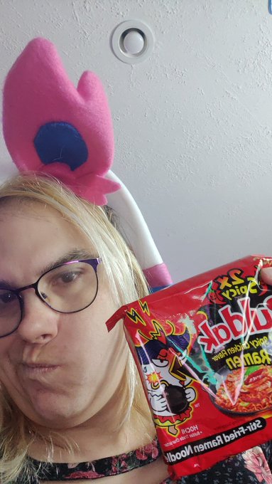 We just got spicy noods sub goal so we're about to eat that!  Double the suffering!!  https://t.co/MuMH65K2Xe
