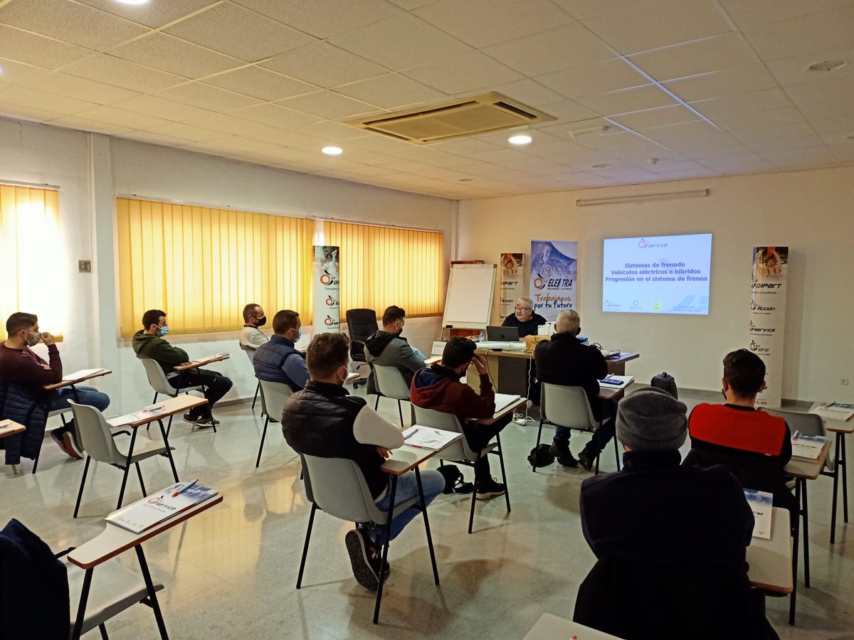 DIPARTSL's tweet photo. 📣 ¡Esta semana nuestros técnicos del #DPService están por la Comunidad Valenciana! 👌
🛡🚗 En Alicante, con nuestro #socioDIPART, Elektra, han abordado un tema fundamental para la #seguridad en el #coche: los sistemas de frenado de nueva generación
🔸 #somosDIPART 🔹 https://t.co/xXpjTMQFms