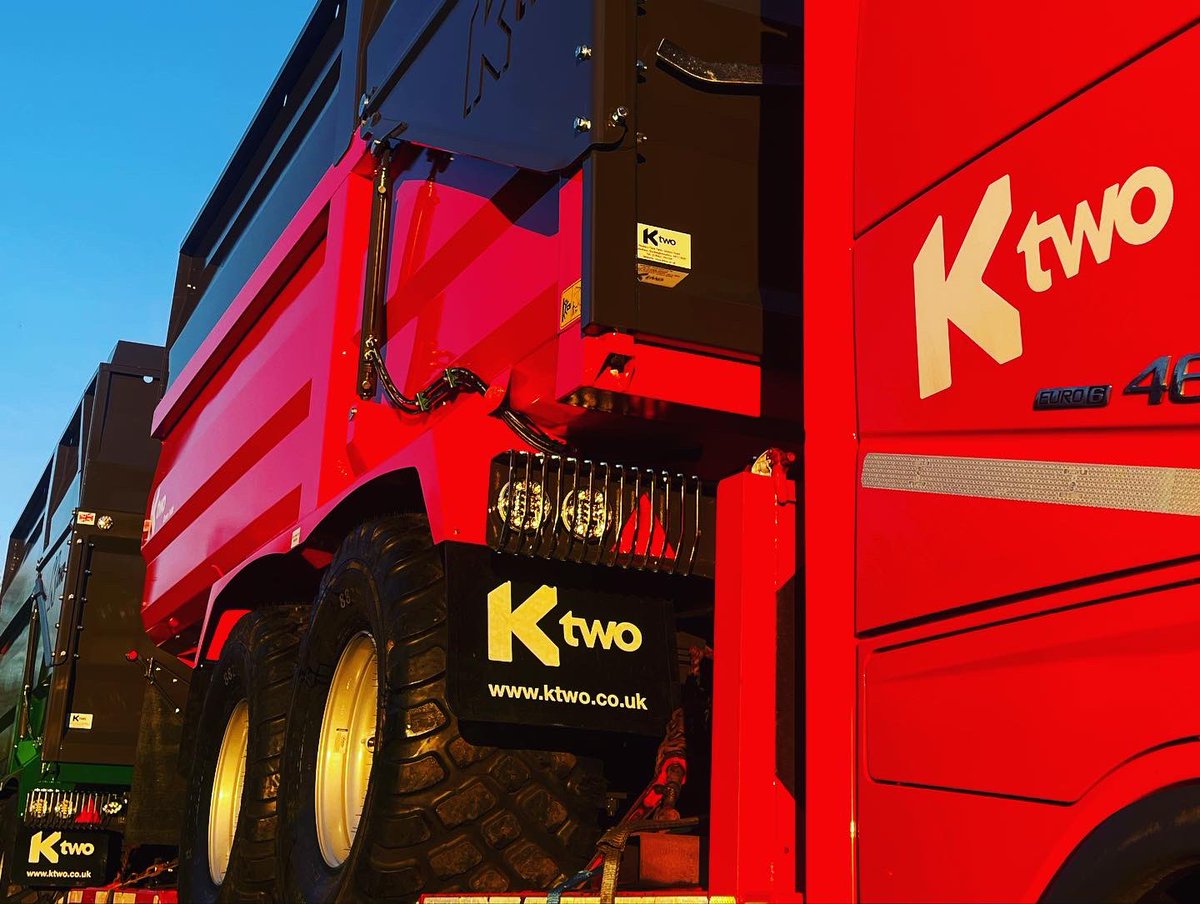 KtwoLtd's tweet image. #Ktwo Roadeo Curve Trailers leaving our Hampshire factory this evening! 🏭 Which colour do you prefer? 🤔