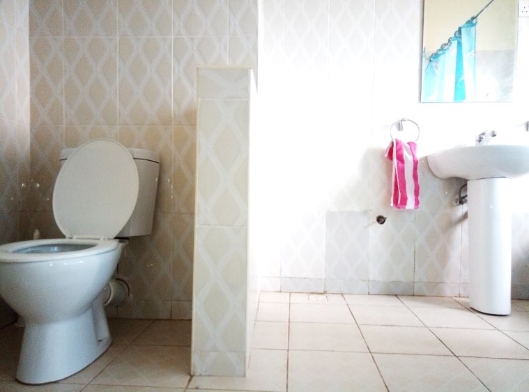 Properties7G's tweet photo. 2️⃣ Bedrooms Furnish Apartment House For Rent At Devtraco Estate, Tema Community 25

GHC3,200/Month 
Call, telegram, and WhatsApp your most reliable and friendly Property Manager  Bernard on 0202022563 or Chris on 0204305540 for viewing and booking https://t.co/Lmwz2s3B2N