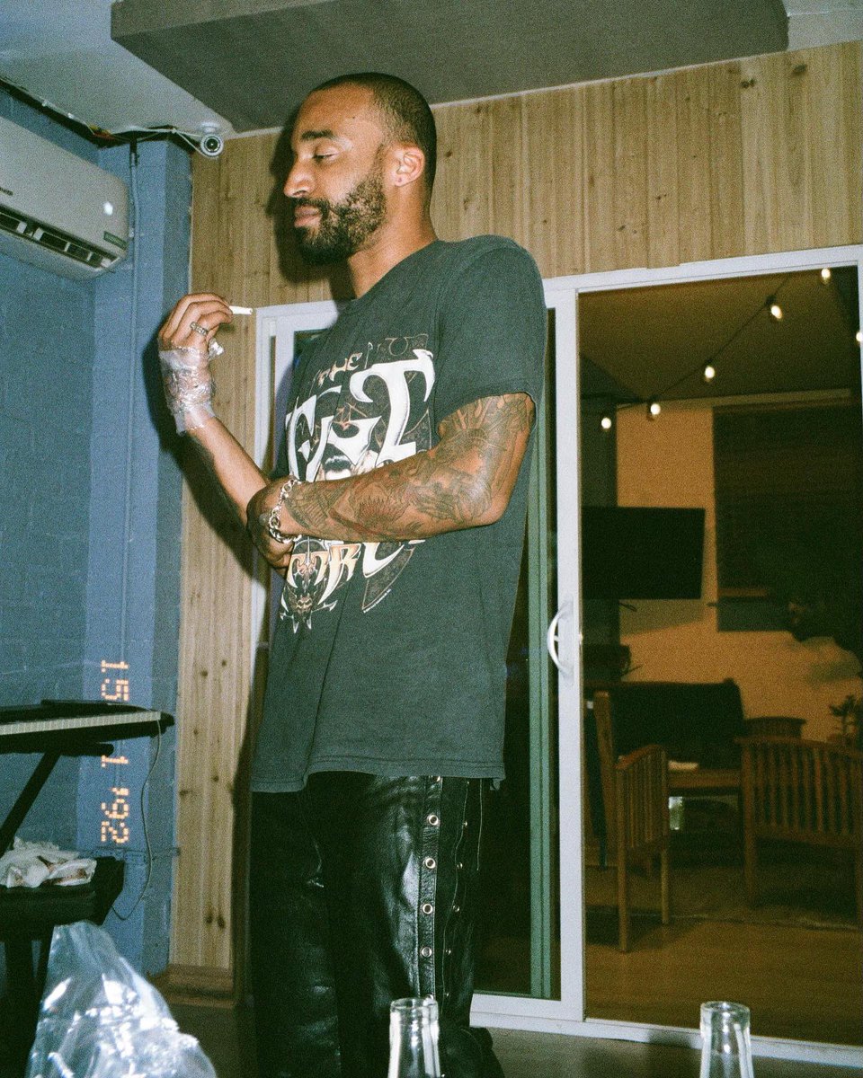 itsDouglassss's tweet photo. better than ever 🖤🔜 https://t.co/X4fW9FrMt3