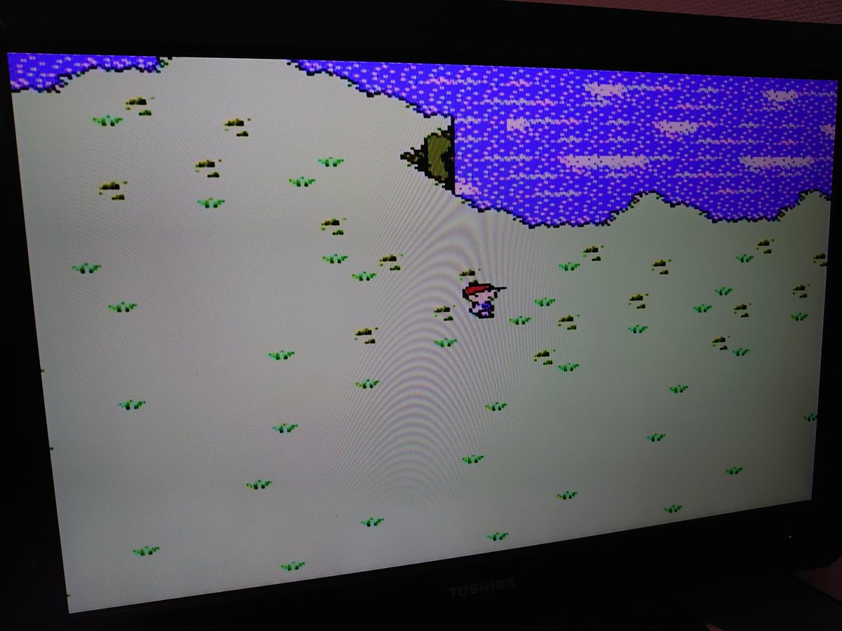 tat_z's tweet image. シュークリーム動物園北のこの足跡って誰のなんだろう？

#MOTHER
#EarthboundZero