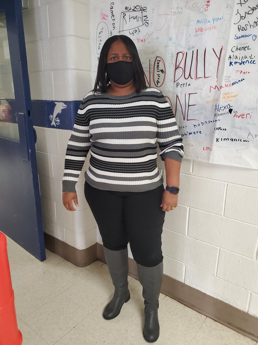 kaylife76's tweet photo. Dress to Impress @Dolphinville @HokeCoSchools https://t.co/u4Zo7l2xbz