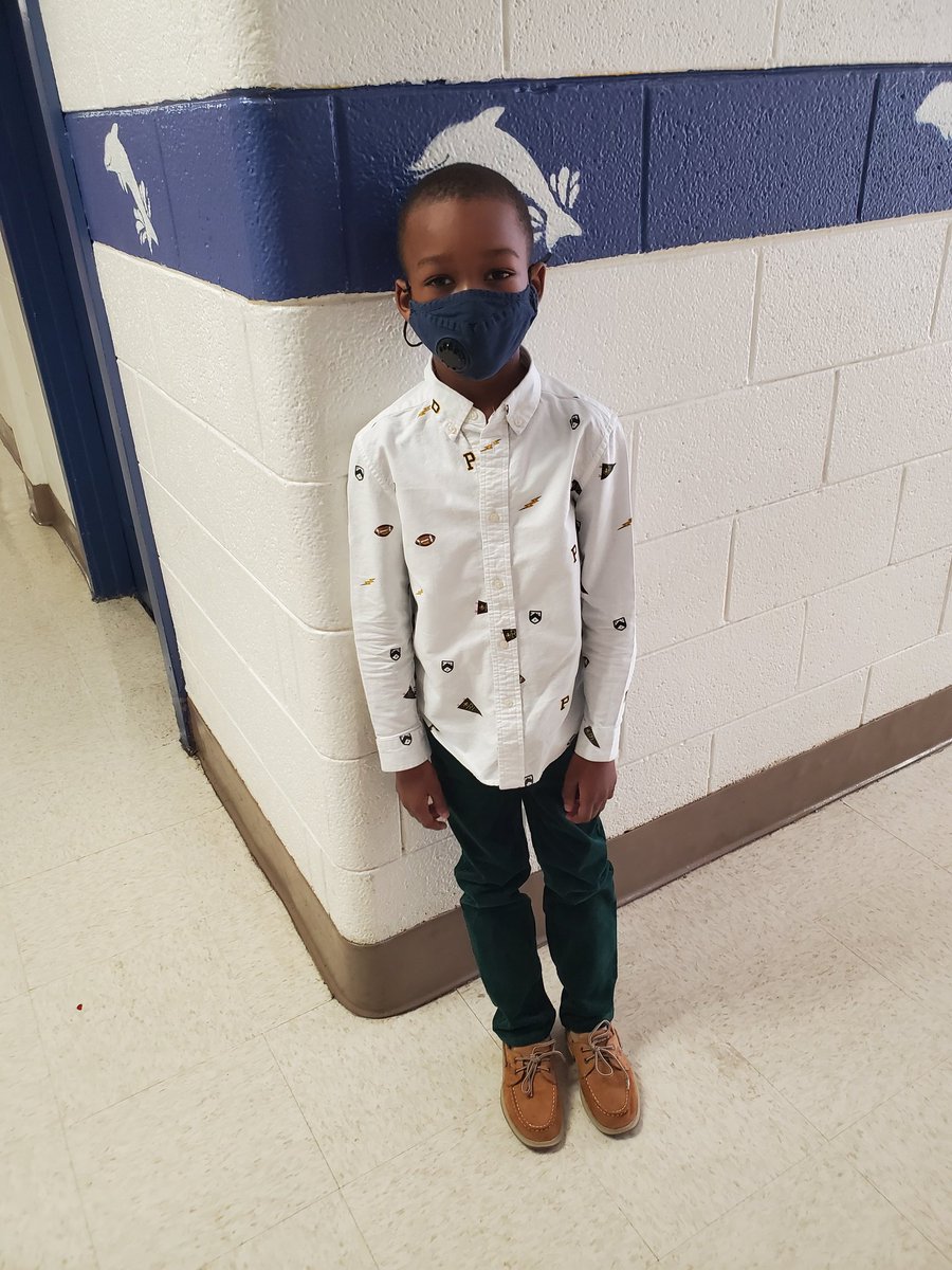 kaylife76's tweet photo. Dress to Impress @Dolphinville @HokeCoSchools https://t.co/3ADPjQ9X90