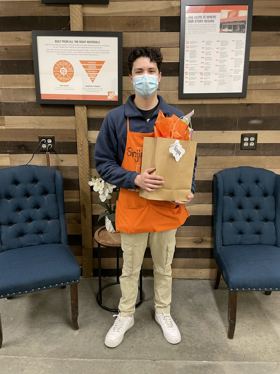 InFocus8523's tweet photo. A sneak peak into 8523 Infocus appreciation! Thank you team for all that you do and pushing safety. @OscarM_8523 @Fuerstenberg15 @Danny_Houze @DianaSundermann https://t.co/jG9JtnU3sr