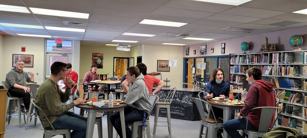 wrhsprincipals's tweet image. In our first of many “Coming together with the Council” events, our upperclassmen students made an effort to connect with one of our ninth grade English classes. Afterwards, so many of them commented on how much fun it was. #Proudtobeadefender