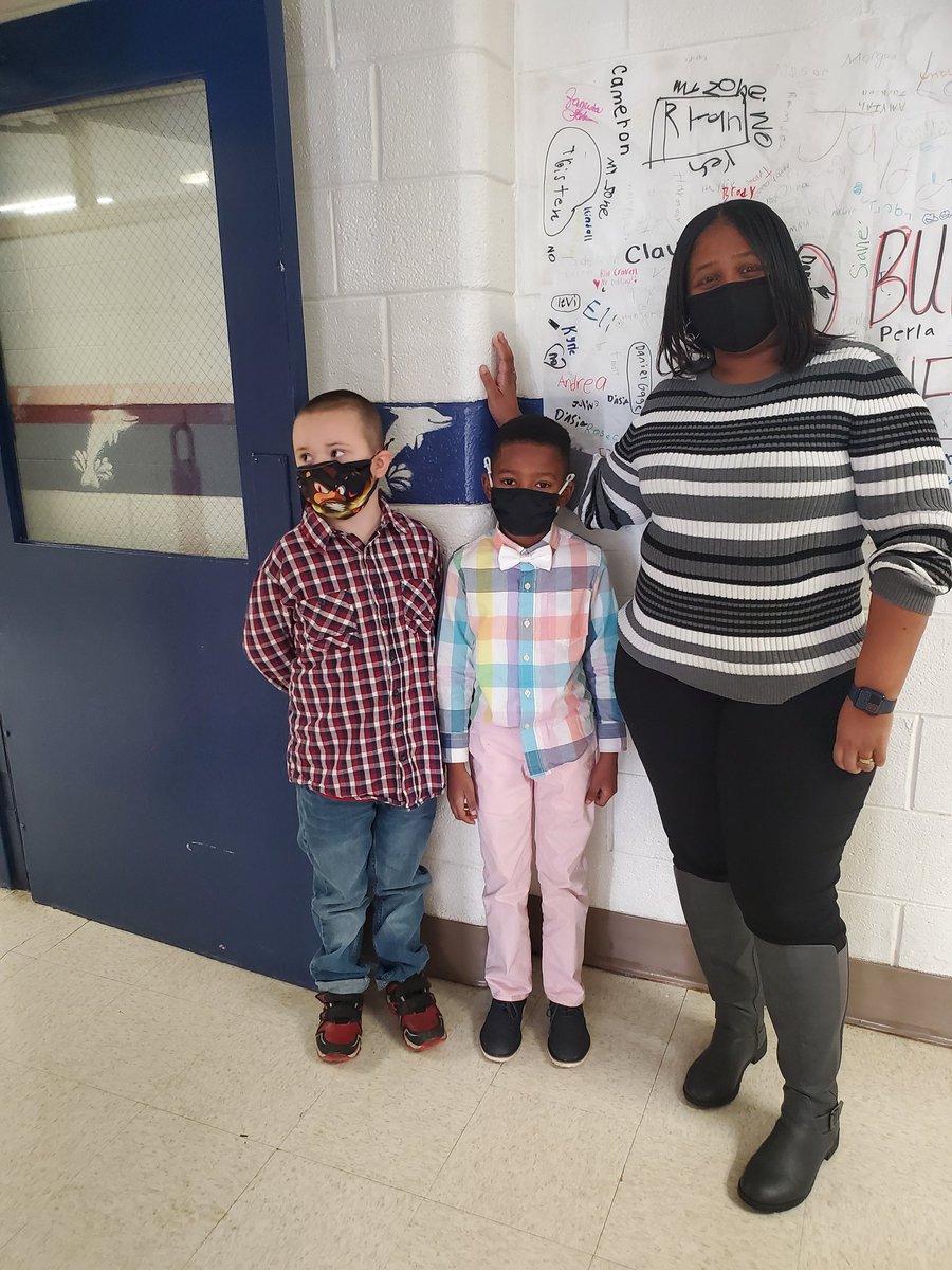 kaylife76's tweet photo. Dress to Impress @Dolphinville  @HokeCoSchools https://t.co/xtwj6aKQxy