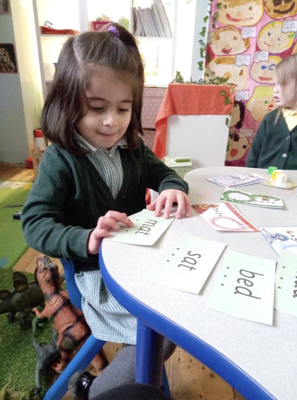 PlasmarlPrimary's tweet photo. @plasreception love to read! #plaslit https://t.co/LPdMRYpcaL