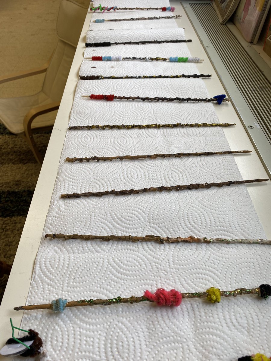 MmeBeckenbach's tweet image. We made magic wands to compliment our French novel study of Harry Potter 🪄 #makinglearningmagical @GoodfellowPS