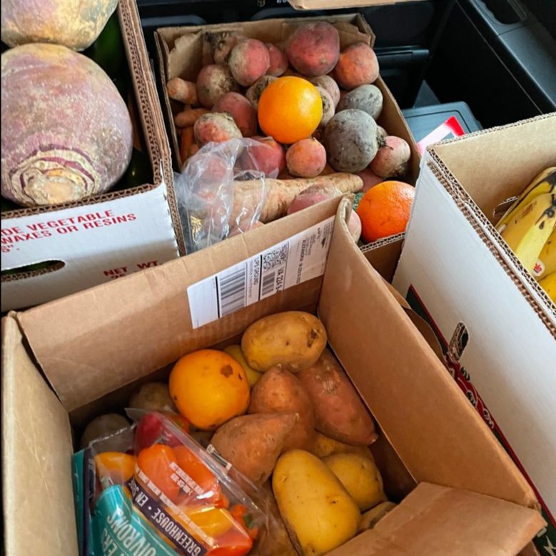 #CommunitySpotlight Thank you to Nalls Produce for donating 430 lbs. of fresh produce to our pantry last week! YUM! 🍊🥔🧄