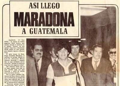 VltraSvrOficial's tweet photo. Un día como hoy hace 40 años el mas grande de Guatemala recibía a unos de los más grandes de la historia de fútbol.
Comunicaciones vrs Boca Juniors https://t.co/DfiVMmFLDg