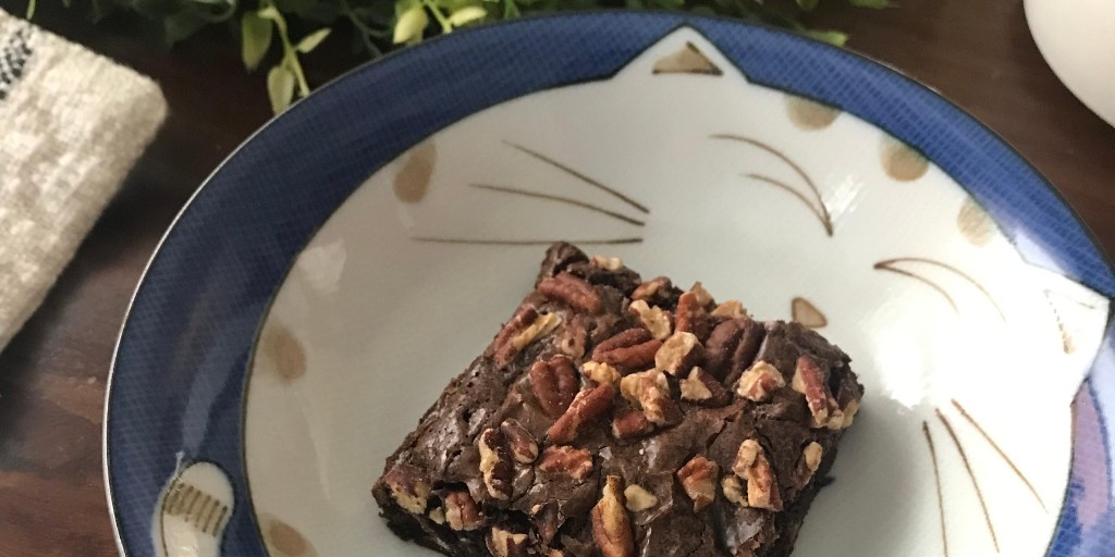 GeorgetownELC's tweet photo. Last week, the ELC put on their chef's hats for a cooking demonstration of one of America's favorite treats: brownies! ELC staff shared two different recipes and students had fun learning helpful baking tips. What's your favorite brownie recipe?
#GeorgetownELC
#studyenglish https://t.co/d7F2qSnnYL