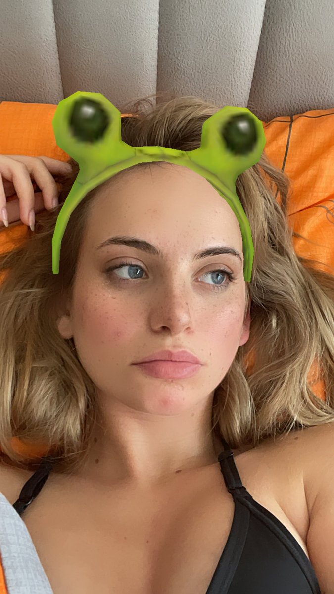 cemresolmazcm's tweet image. Günaydın 🐸