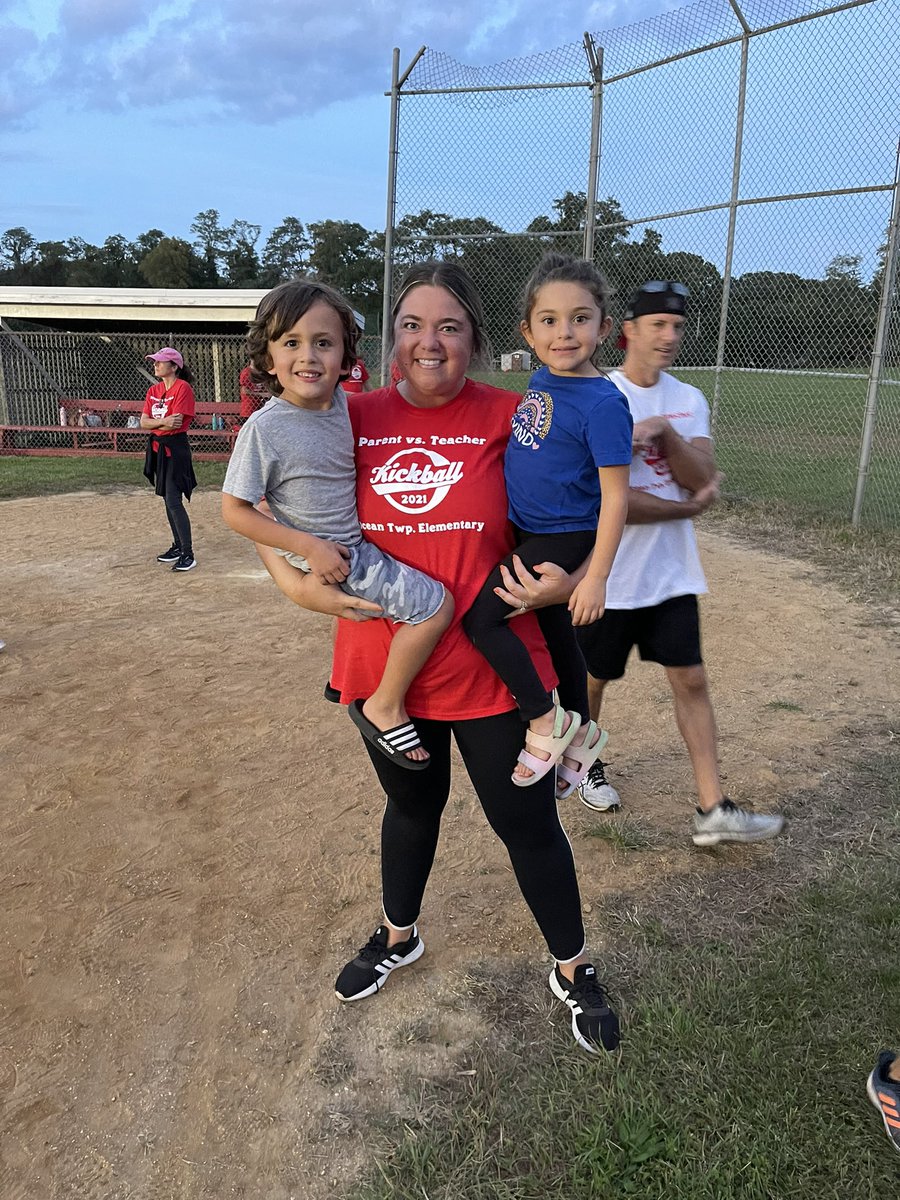 misslaurynOTES's tweet photo. Happy FIFTH birthday to Mr. LJ! We love your spunky personality and your kind heart! ♥️ #OTESpride #SpartanLegacy @MrsSoaresOTES @CoachSoares1 https://t.co/5hGyUmrrKx