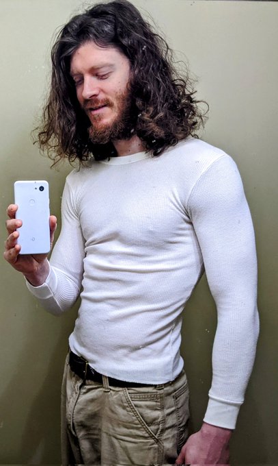 Ta da!!! Clothes! 😅 https://t.co/JtAeqWYtLo