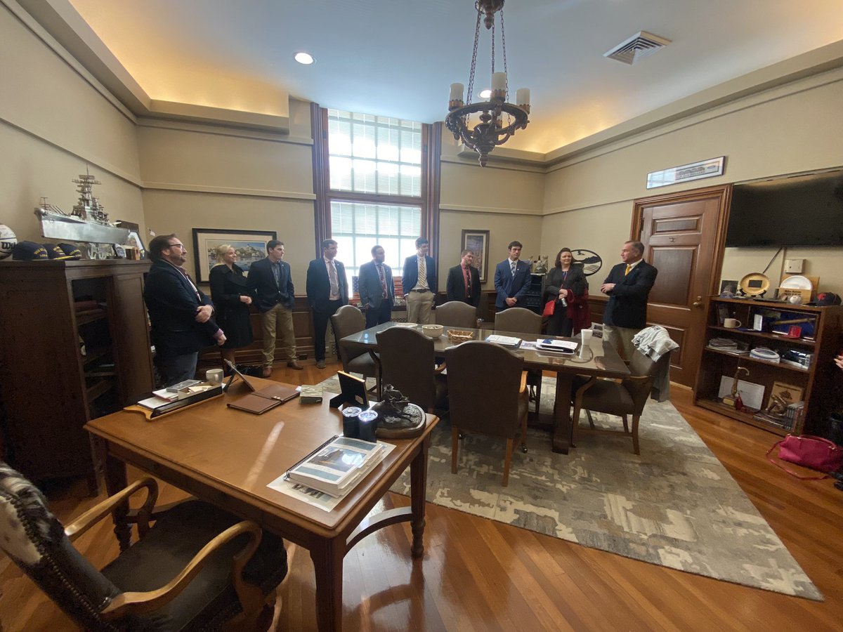 GovMikeKehoe's tweet image. .@MissouriCorn is dedicated to increasing opportunities for Missouri Corn farmers. I have enjoyed visiting with some of their members in the Capitol this week &amp;amp; at this morning’s board meeting. Corn is one of @MoAgriculture’s top commodities and helps move #MissouriForward.