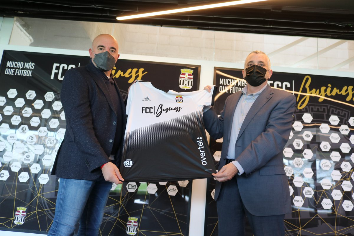 fcc_business's tweet photo. 🏳️🏴 #Overtel ya tiene su camiseta oficial de la temporada 21/22.
Empresa dedicada al desarrollo y la implementación de TIC, con sede en el PI Cabezo Beaza, sigue apoyando un año más el proyecto FCC | Business ¡Gracias!🤝
#JuntosSomosMás https://t.co/Z9wosZRNRx