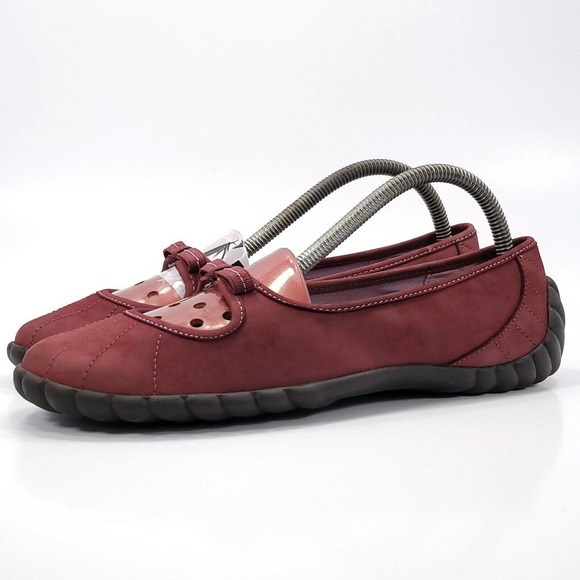 KnouseCarol's tweet photo. So good I had to share! Check out all the items I'm loving on @Poshmarkapp #poshmark #fashion #style #shopmycloset #by #clarks: https://t.co/yxxXhv8WQZ https://t.co/WiJ7xzWUAQ