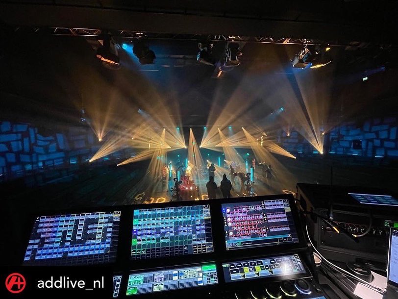 Robelighting's tweet photo. At De Oosterpoort in Groningen, Netherlands with AddLive creating the #lightingdesign for ESNS & Hit The North using a rig with @Robelighting #MegaPointe, #LEDBeam150 & #Spiider luminaires.
#robelighting #robeonset #addlive #esns #hitthenorth #televisionlighting #concertlighting https://t.co/oDOFBqAlrm