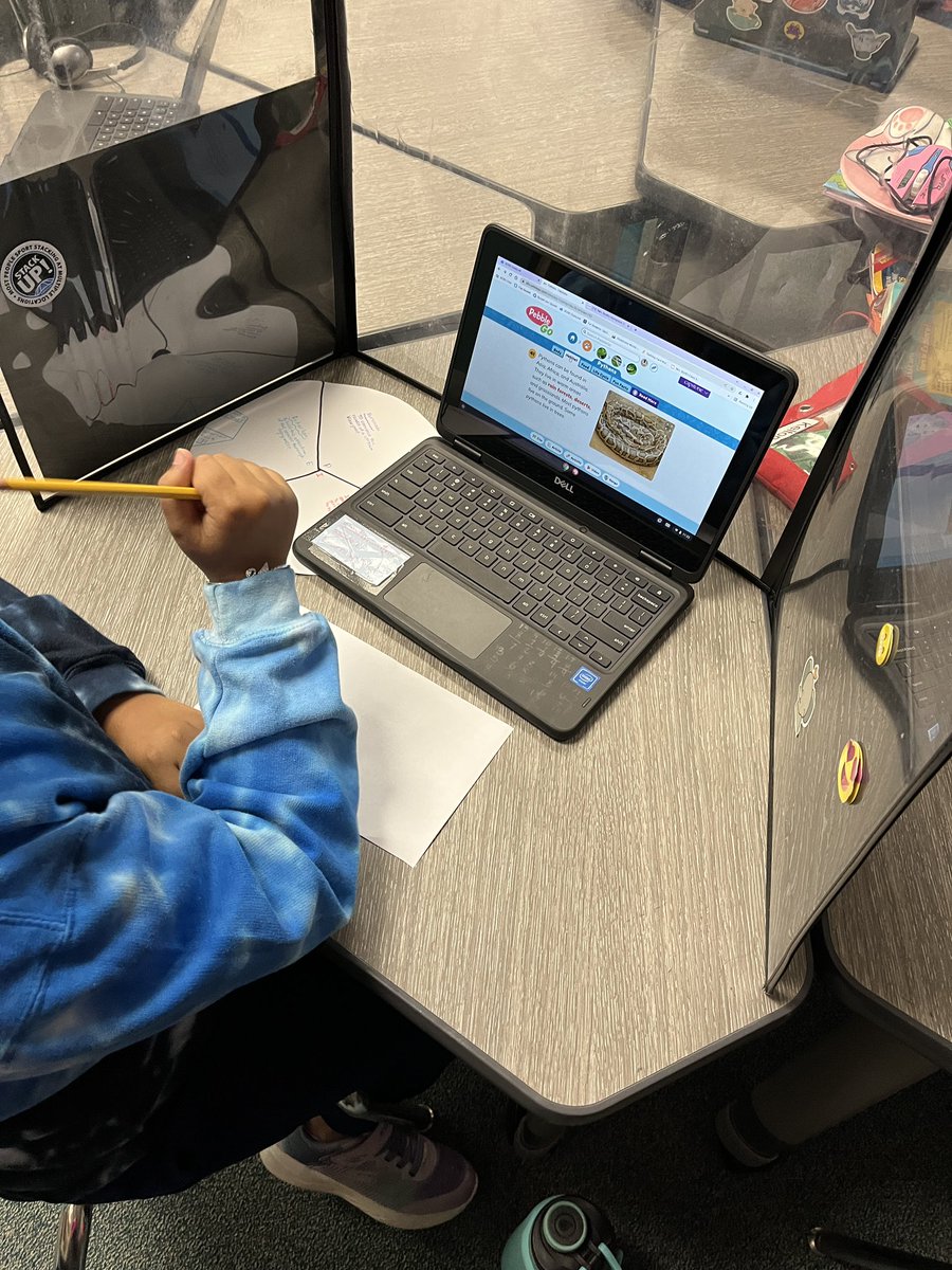 Hahne_Elyse's tweet image. Researching facts on how to support our opinion of which animal you would like to have as a pet. #gesshineon @GESCScott  #gcisdhumanities