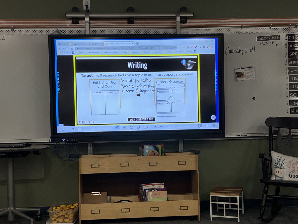 Hahne_Elyse's tweet image. Researching facts on how to support our opinion of which animal you would like to have as a pet. #gesshineon @GESCScott  #gcisdhumanities