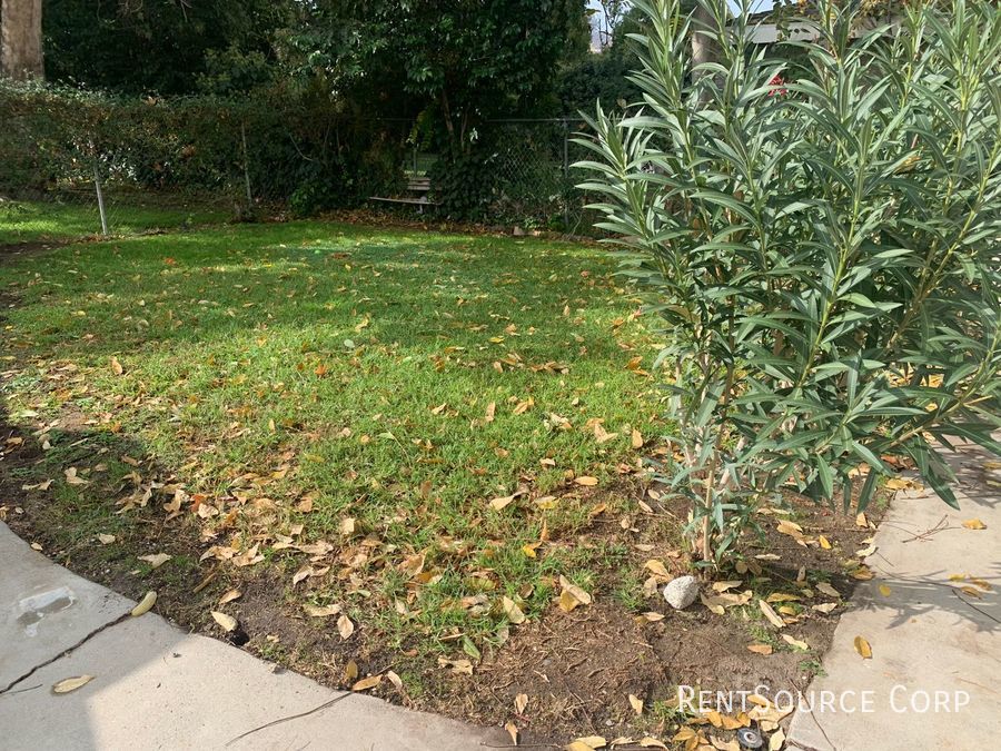 RentSourceSCV's tweet photo. #rentsourcecorp has listed a new property!!

Santa Clarita Valley Rental located just off of Orchard Village Rd and 8th Street in the city of Newhall.

2Beds
1Bath
23418 8th St - Unit A #Newhall #CA 91321

https://t.co/9Kksz7qEKN or Visit https://t.co/7osgxaGMOh TODAY!! https://t.co/cseXmtN928