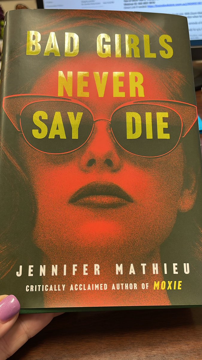 QueenWarwick's tweet photo. @jenmathieu look what I’m starting today!! This has been on my TBR pile too long! https://t.co/55wRkKQnCM