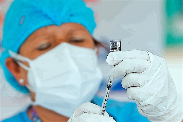 #OpiniónElPeruano "Con la tercera dosis se logra el 88% de efectividad en la protección contra el covid-19". ➡️bit.ly/3o3AYSA

✍️Geraldine Guzmán, coordinadora especialista de la carrera de Obstetricia de la <a href="/UPN_Oficial/">UPN</a>