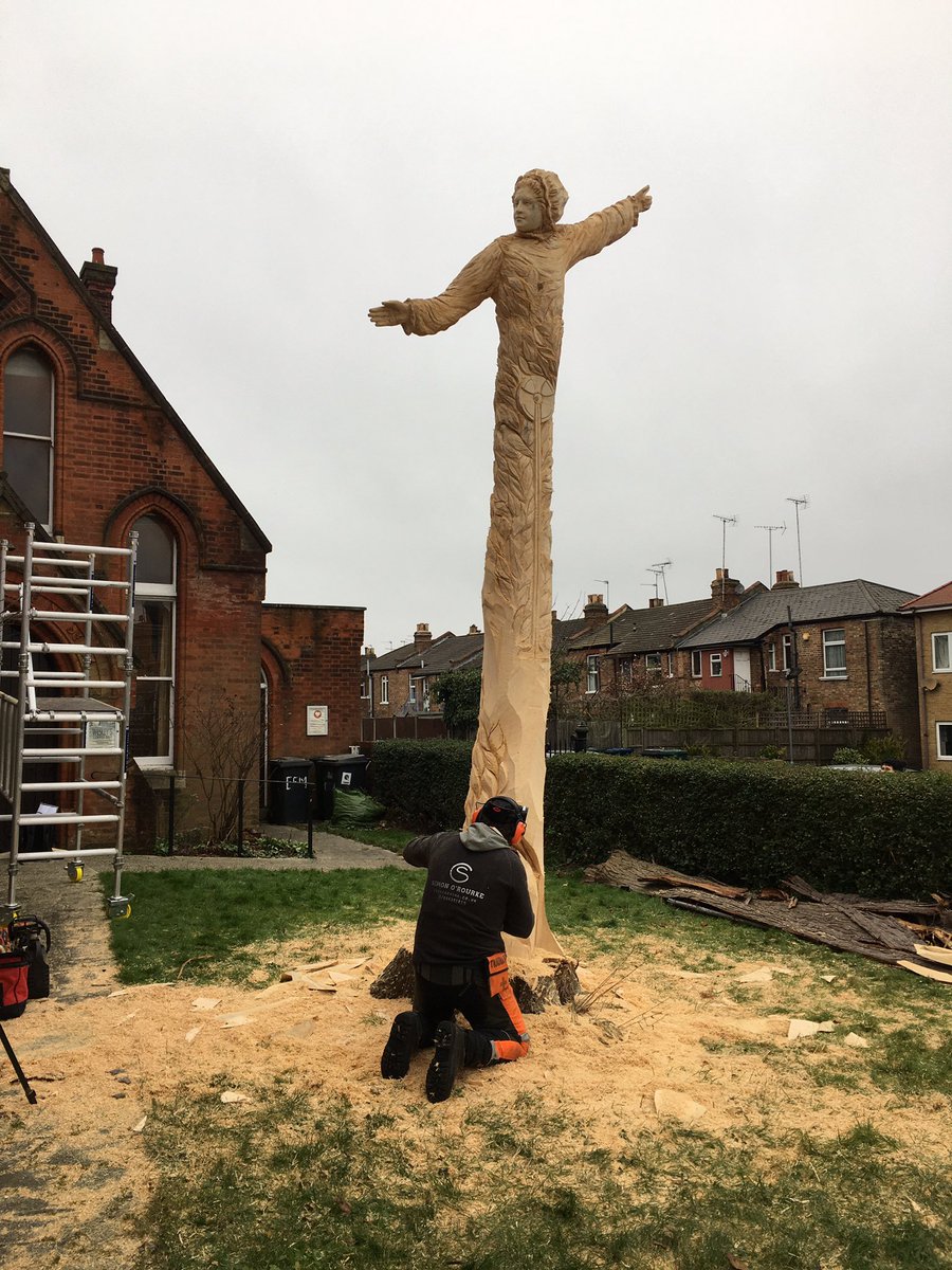 CatflapMedia's tweet photo. Award-winning tree sculptor Simon O’Rourke @treecarving has joined us all week at East Finchley @MethodistGB Church. He has created a new landmark for East Finchley which celebrates Susanna Wesley, the Mother of Methodism https://t.co/HawuEtQcXx