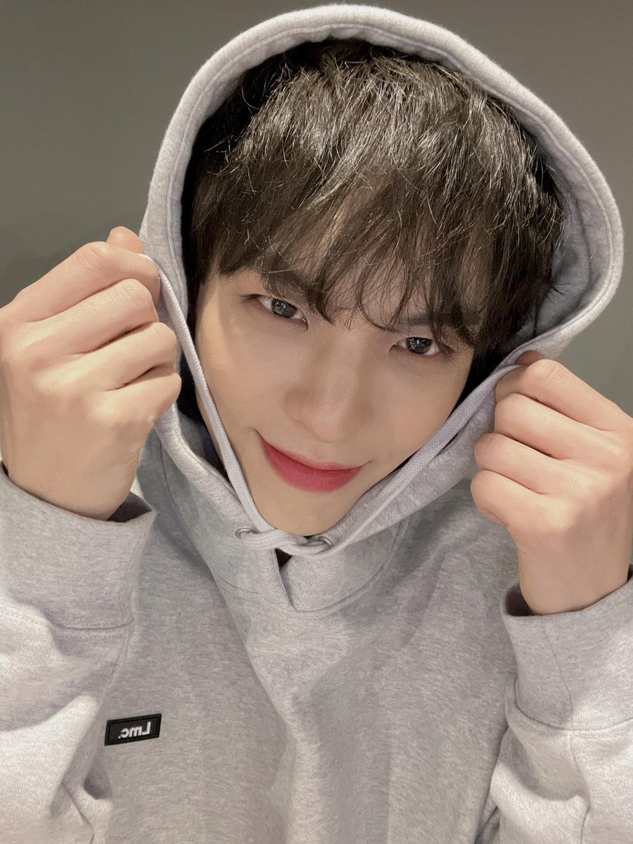 cixbabbles's tweet photo. 220128 BX 🌌 PM

#CIX #이병곤 #병곤 #BX https://t.co/TtqrIUVu9A