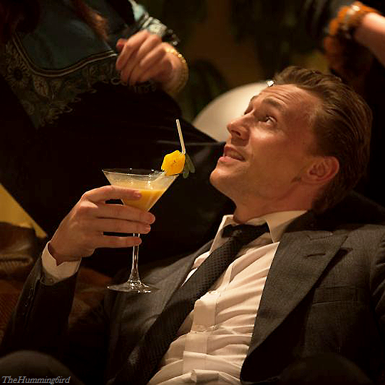 Safe4Hiddles's tweet photo. Tom Hiddleston as Robert Laing 🧡 https://t.co/pT8QvGFZQj
