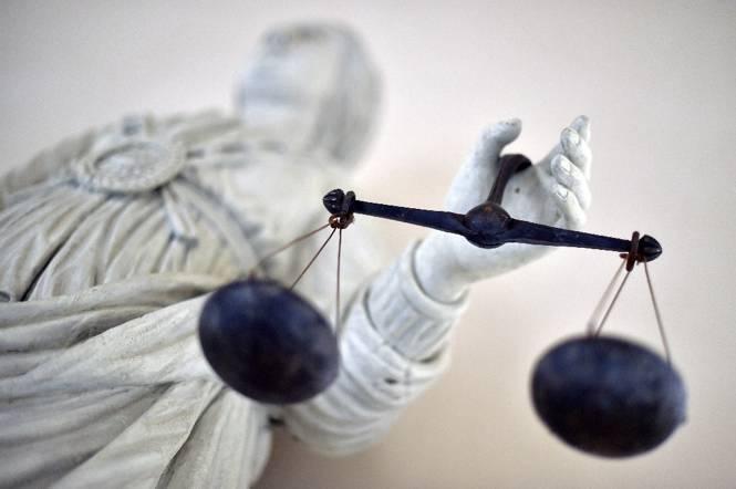 Var_Matin's tweet photo. Un homme condamné à 30 ans pour les viols d'une fillette jusque dans un parloir de prison https://t.co/oqv0whntzG https://t.co/g7V2DAi6Mo