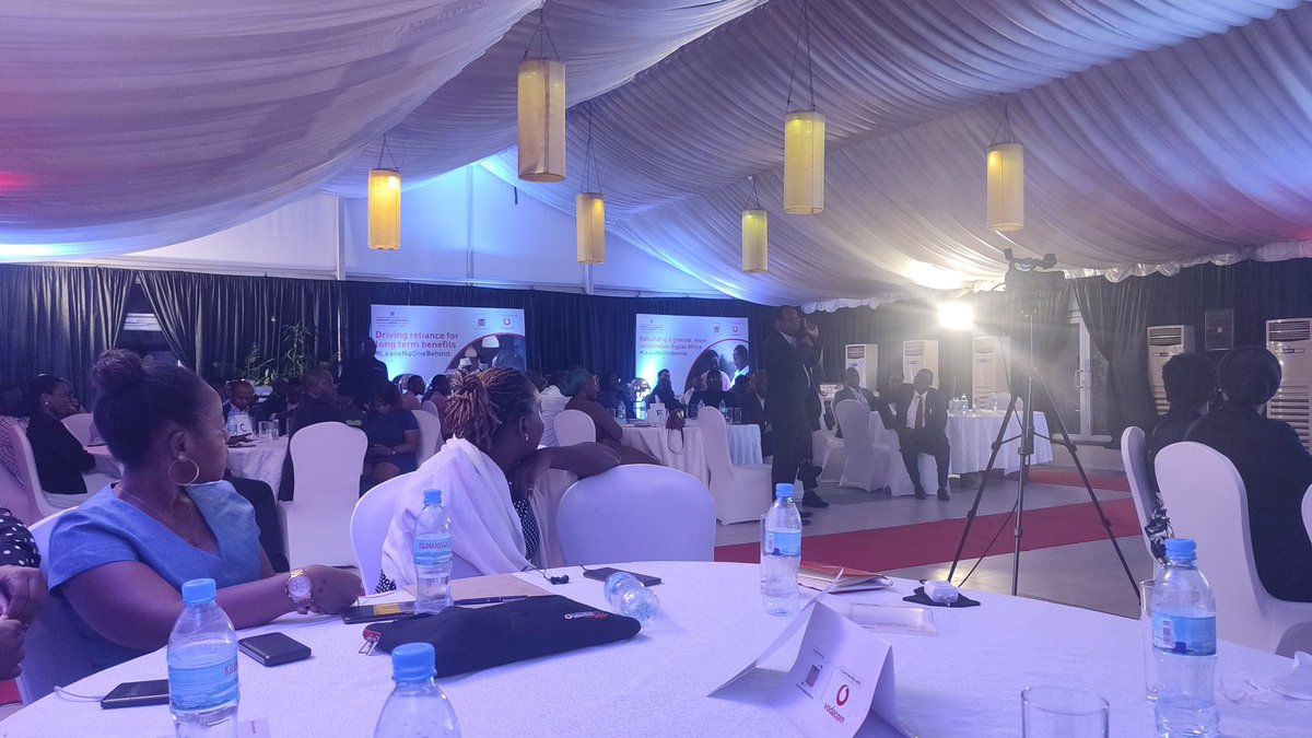 anosisye's tweet photo. Attendee to @MwananchiNews Thought Leadership Forum now making contributions to the discussion from their perspective and experience. This is why these events matter.
#LeaveNoOneBehind #AfricaConnected https://t.co/2gapq16xgm