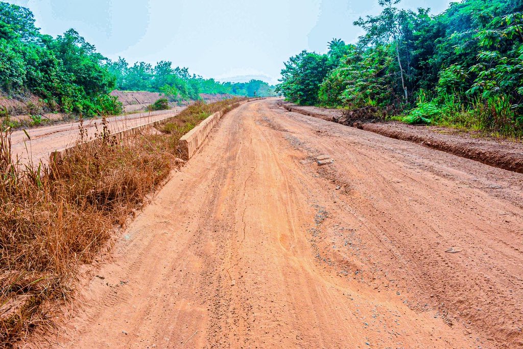 DapoAbiodunCON's tweet photo. We have re-awarded the 13km Ikenne-Ilishan-Ago Iwoye, which passes through Ikenne, Odogbolu and Ijebu North Local Government Areas, and most especially our foremost citadel of knowledge, the Olabisi Onabanjo University, OOU in Ago Iwoye. https://t.co/xXlcC5YthM