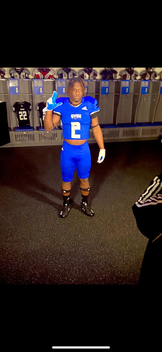 CameronMacon9's tweet image. Had an great visit at grand valley state a little bit ago but didn’t get the picture until now 💙🖤