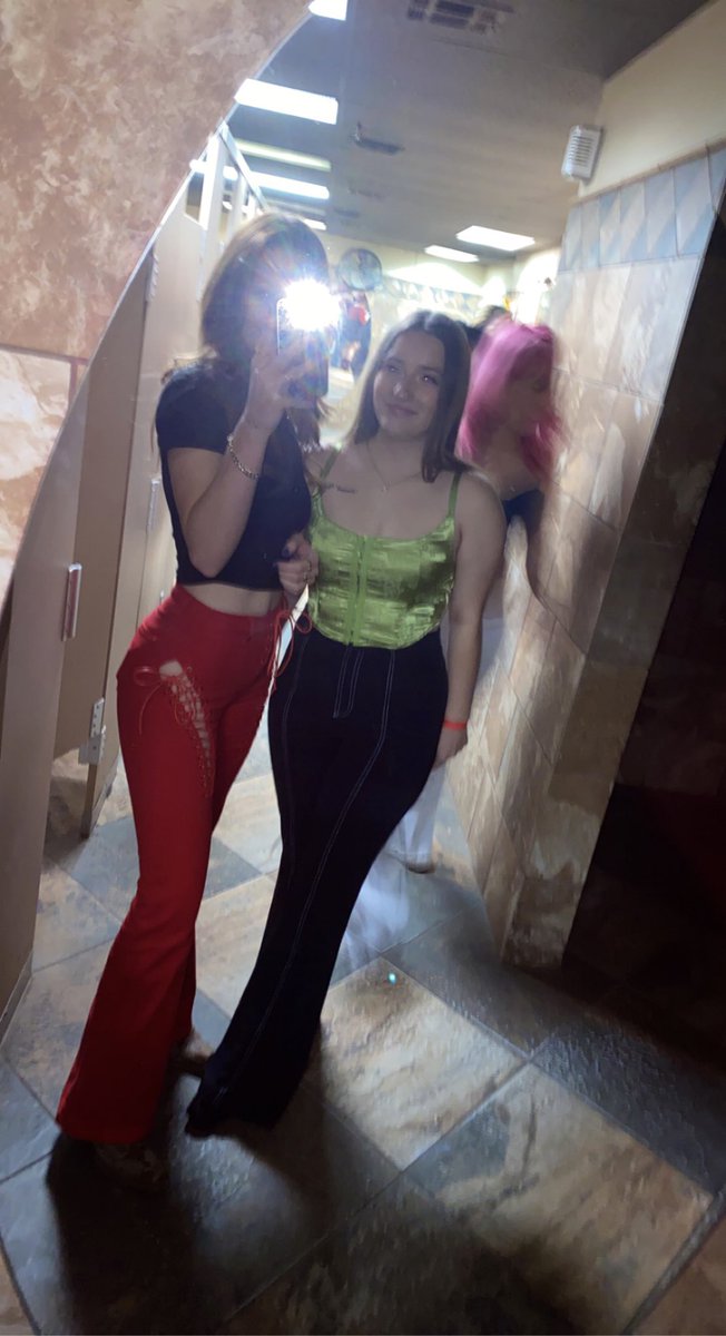 madisonclouse_'s tweet photo. 🖤🖤 https://t.co/tJefYh0ACB