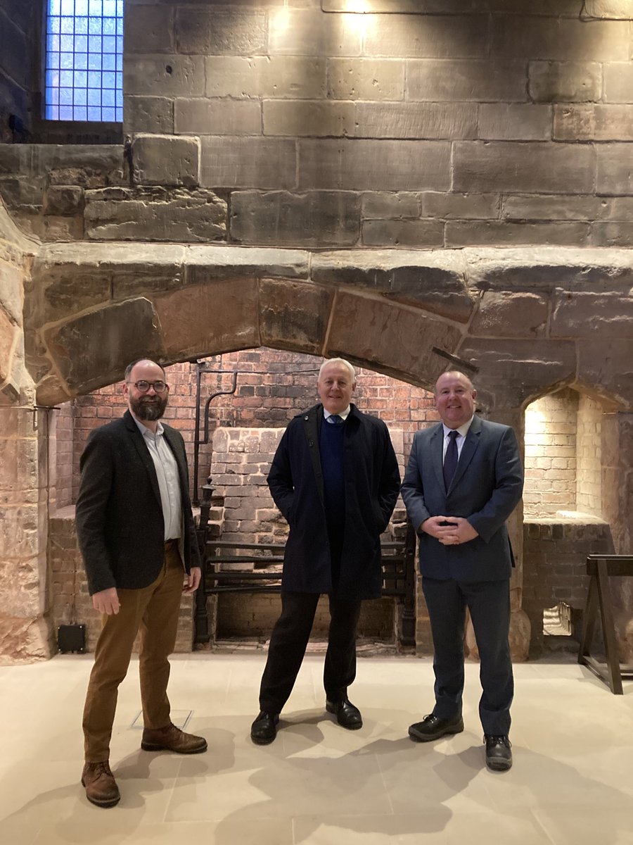 With ⁦@cllrjimoboyle⁩ and @cllrdavidwelsh Cabinet members of Coventry City Council to see amazing restoration of Coventry’s mediaeval Guildhall, here in the historic kitchens.