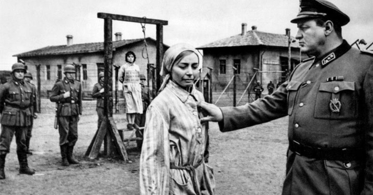 Cinéfagos on X: Hoy es el Día Internacional de Conmemoración en Memoria de  las Víctimas del Holocausto. Un día como hoy se liberó el Campo de  Exterminio de Auschwitz. Uno de los