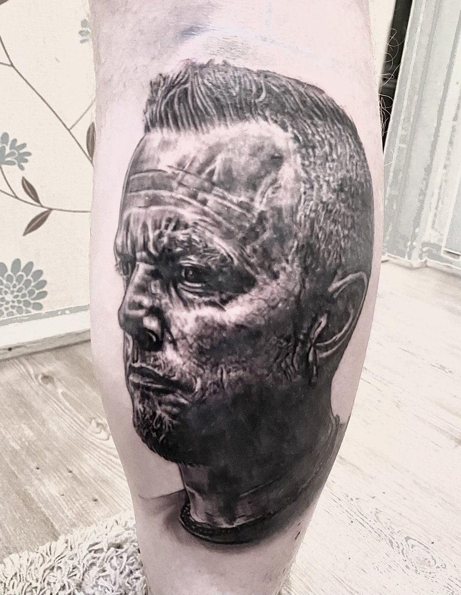 jasonmilton166's tweet photo. @MarkTremonti Had my tattoo done today can’t wait for it to heal then it won’t look so dark and I at to edit the photo as it was quite red but it is phenomenal 🤘 https://t.co/Lnz4KmvP2b