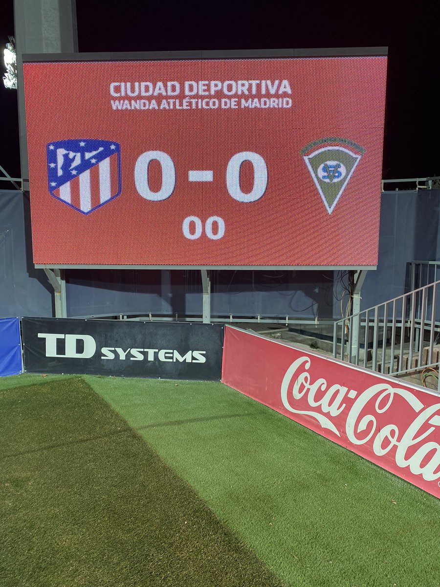 Olor a fútbol, fútbol del bueno. Recordando viejos tiempos en este campo que tan buenos momentos me dio. Partido difícil pero que pelearemos hasta el final. Vamos <a href="/SADvillaverde/">SAD Villaverde San Andrés</a> @MiguelGalan1978 <a href="/sendafb1311/">Senda</a> <a href="/MarcoIG5/">M. Iglesias</a> <a href="/Egobla/">Diego Blanco</a> JUNTOS SEREMOS MÁS FUERTES….!!