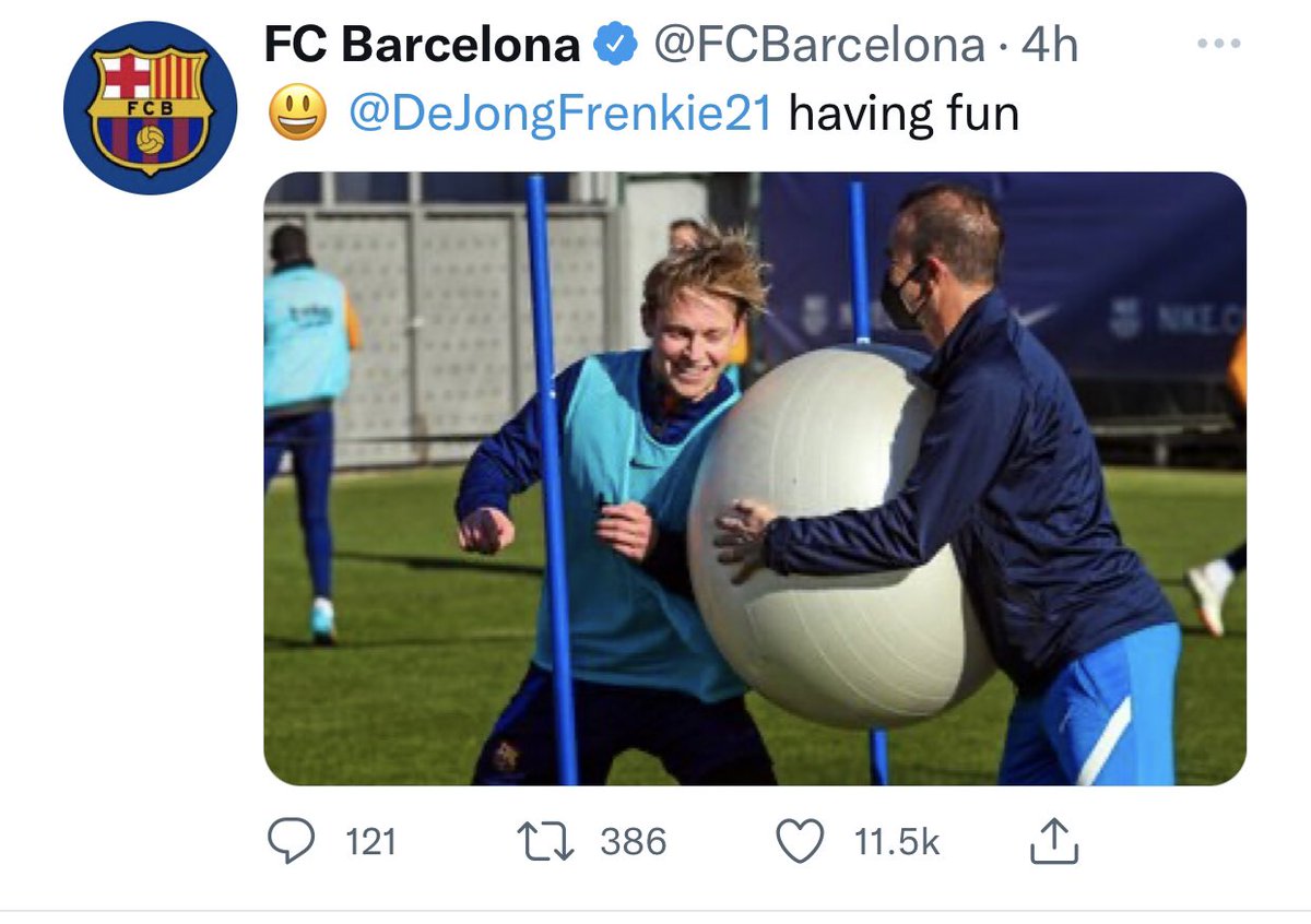 waldohdez91's tweet photo. Por eso es que el Barça llega al 90’ sin fuerzas y pidiendo la hora.
@FCBarcelona    🆚    @realmadrid https://t.co/W4krirX6tL