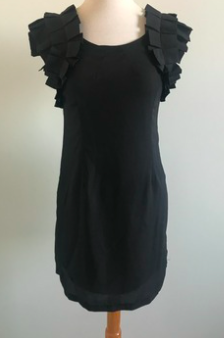 ShopComeback's tweet photo. Black Ruffled sleeves shift dress.  New listing!  Great price.  Everyone needs a LBD!  #LBD #blackdress    https://t.co/247gcv25RF via @ShopComeback https://t.co/EZd2gdzMvc