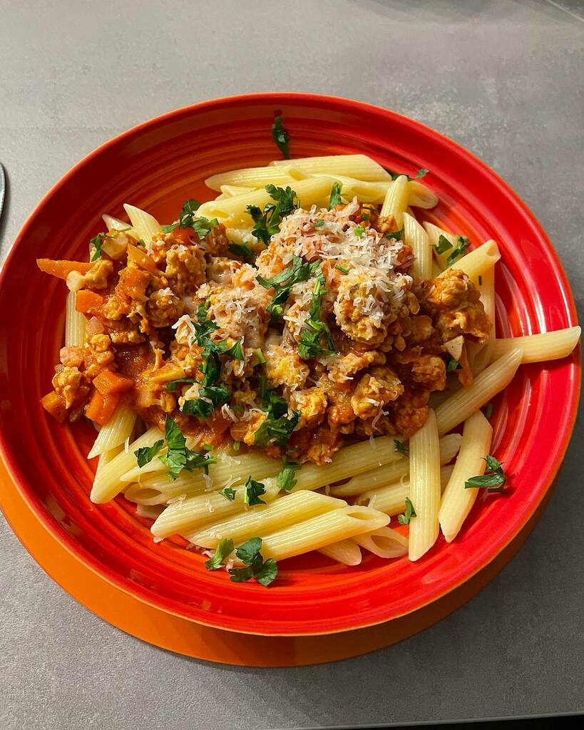 #easychickenbolognese
#dinner
#chickenmince #pasta instagr.am/p/CZPkm6XMVs9/