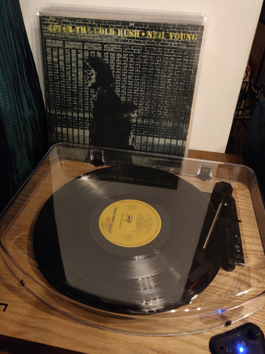 GacharoPix's tweet photo. Glad I've got Neil Young on vinyl right about now! https://t.co/XsFo2G2pR6