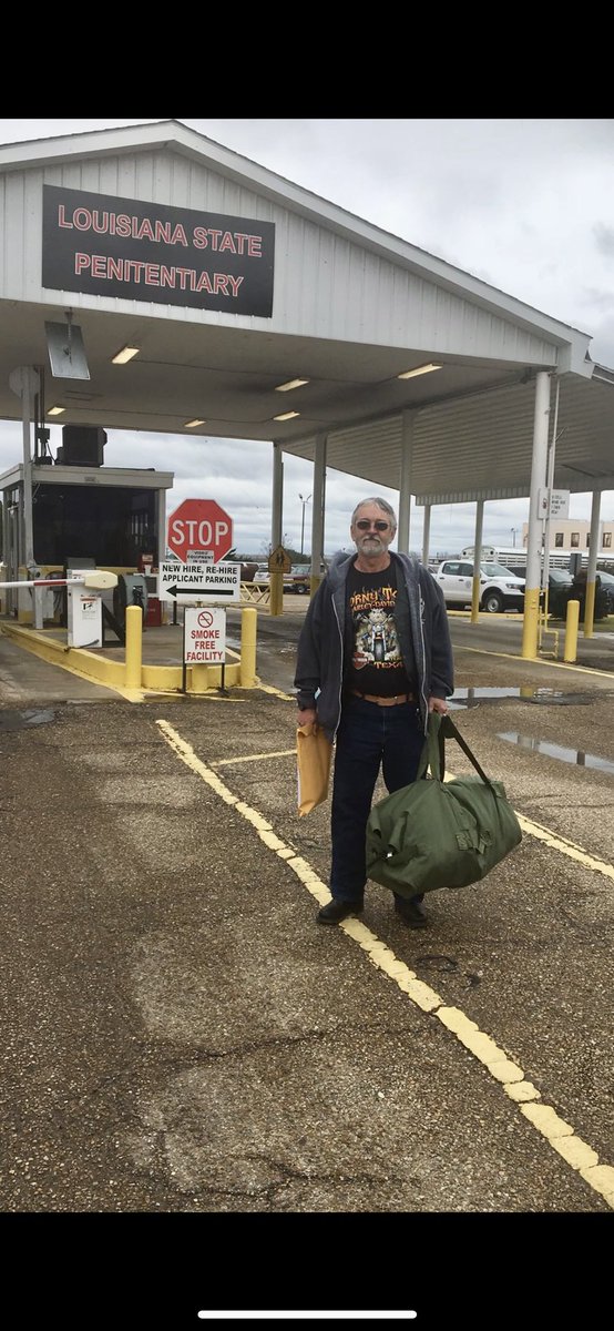 paroleproject's tweet photo. After 32 years in prison, Samuel received his second chance thanks to a commutation of sentence. Before he could be released his wife passed away from COVID. “She waited so long for this moment … I wish she could have been here to see me walk out.” https://t.co/wKhHGIP5V4