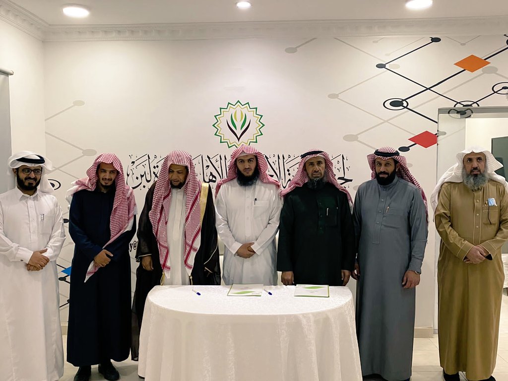 labntanmiy's tweet photo. تم توقيع شراكة تعاون بين اللجنة و جمعية تكافل الاجتماعية @TkafulORG 
بمقر اللجنة 
ومثل اللجنة رئيس مجلس الإدارة أ/ زايد الشهري 
وممثل الجمعية أ.د / عبدالرحمن الزيد 
⁧#لجنة_لبن⁩ 
⁧#تنمية_لبن https://t.co/RJdXHzBPhS