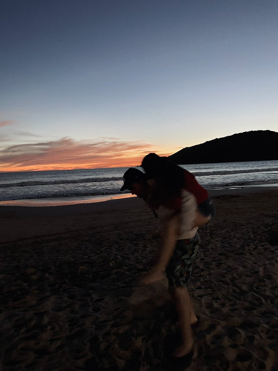 andreaaabl's tweet image. Me haces sentir bonito ❤️